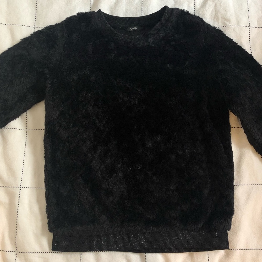 Black fluffy heart indented sweater
